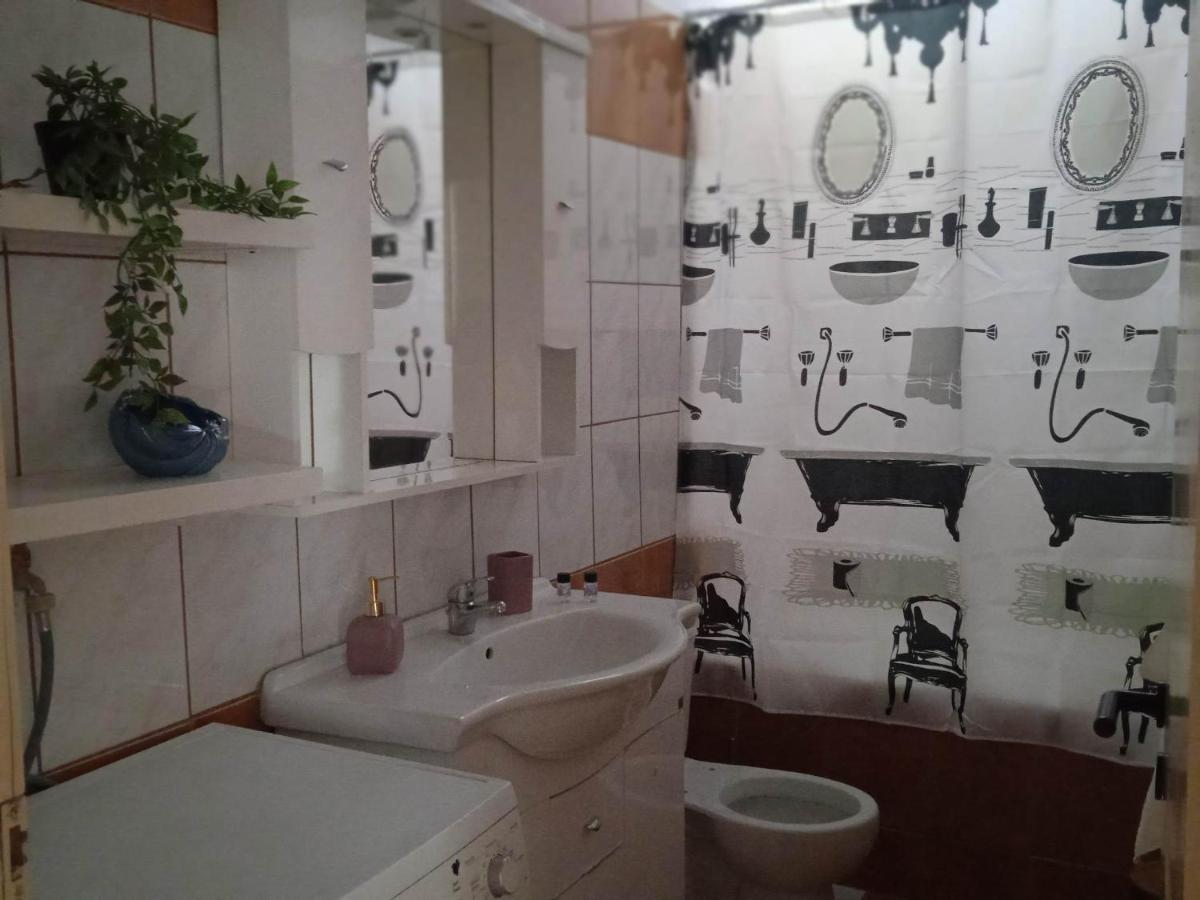 Popi'S Apartment Goníai 外观 照片